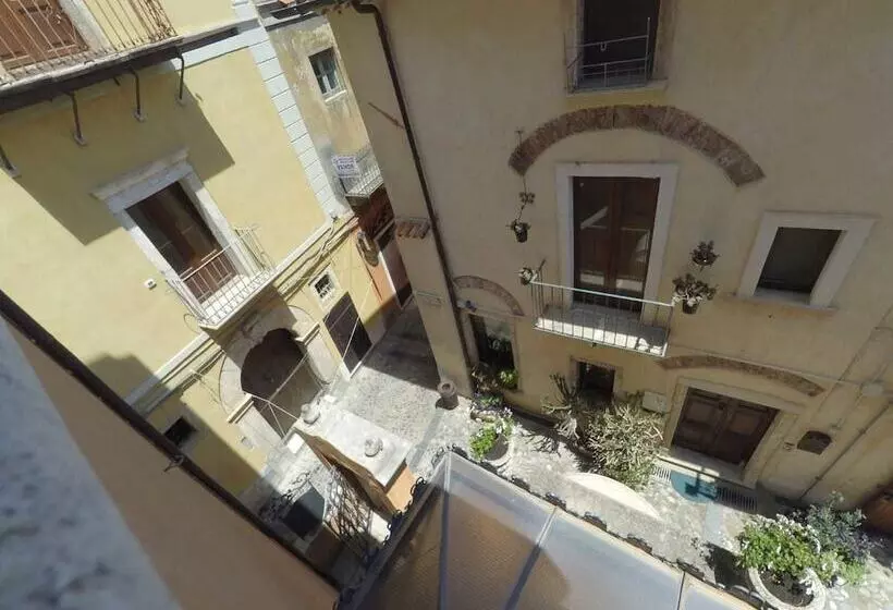 Aamiaismajoitus (B&B) Caterina House Nel Borgo Piú Bello D Italia