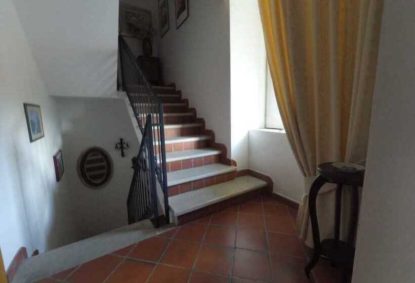 住宿加早餐  Caterina House Nel Borgo Piú Bello D Italia