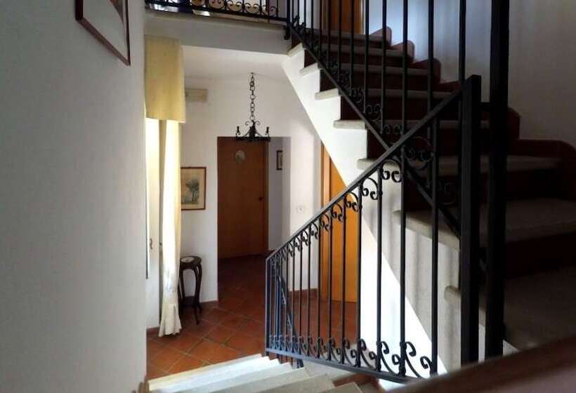 住宿加早餐  Caterina House Nel Borgo Piú Bello D Italia