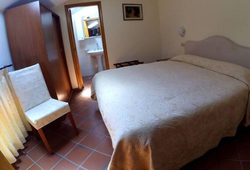 住宿加早餐  Caterina House Nel Borgo Piú Bello D Italia