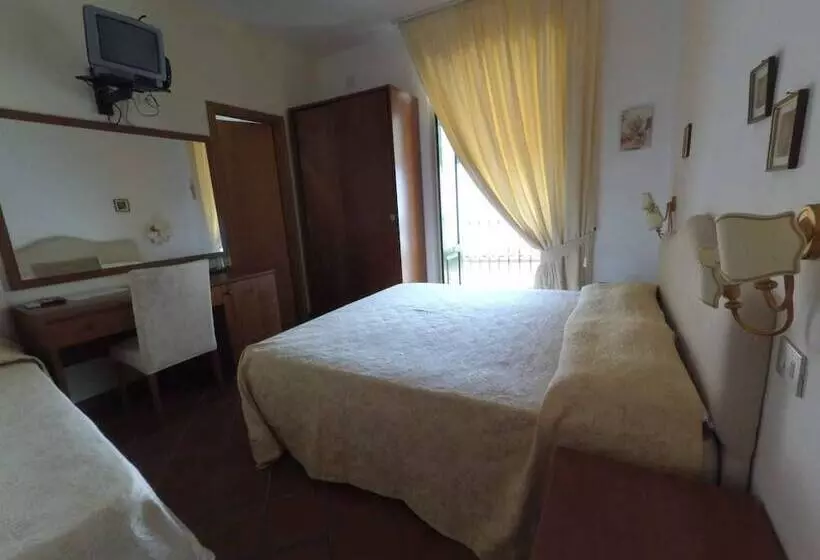 Aamiaismajoitus (B&B) Caterina House Nel Borgo Piú Bello D Italia