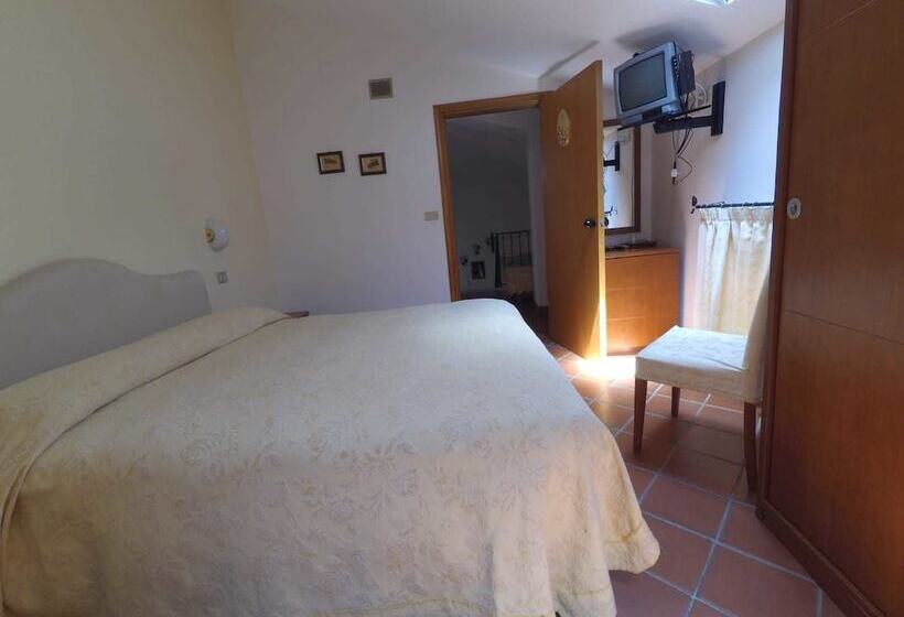 住宿加早餐  Caterina House Nel Borgo Piú Bello D Italia