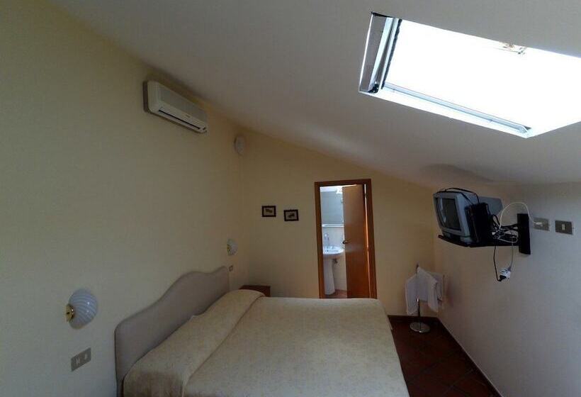 住宿加早餐  Caterina House Nel Borgo Piú Bello D Italia