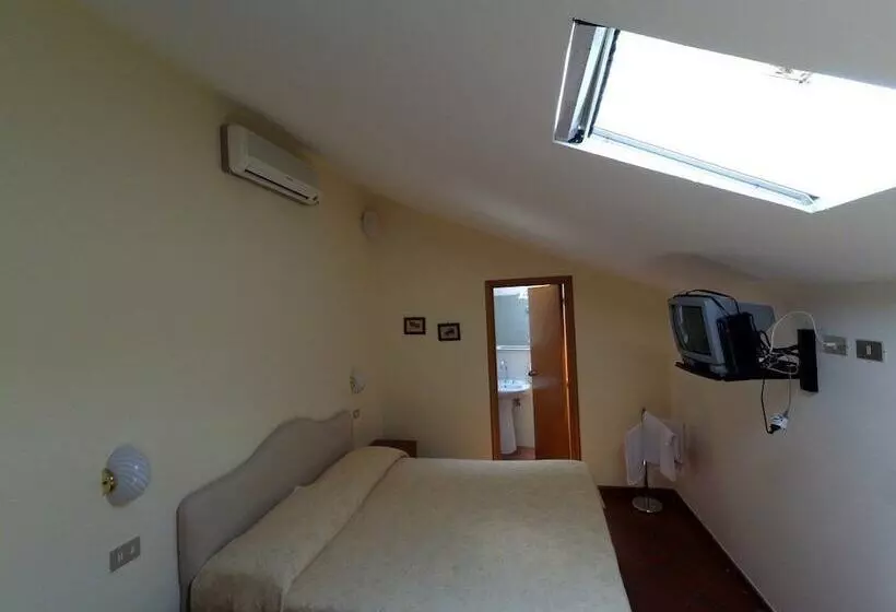 Aamiaismajoitus (B&B) Caterina House Nel Borgo Piú Bello D Italia