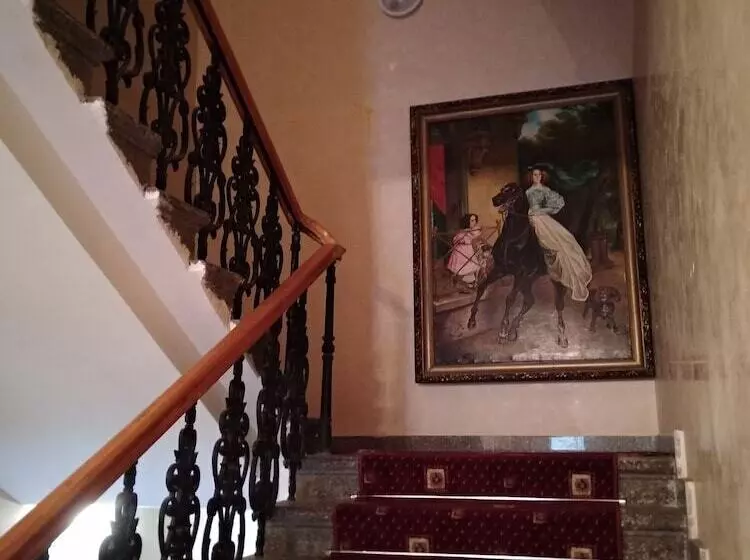هتل Amadeo Apartments