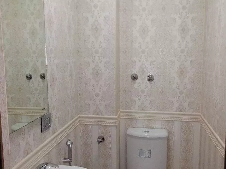 هتل Amadeo Apartments