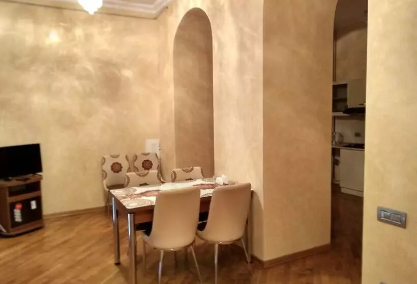 هتل Amadeo Apartments