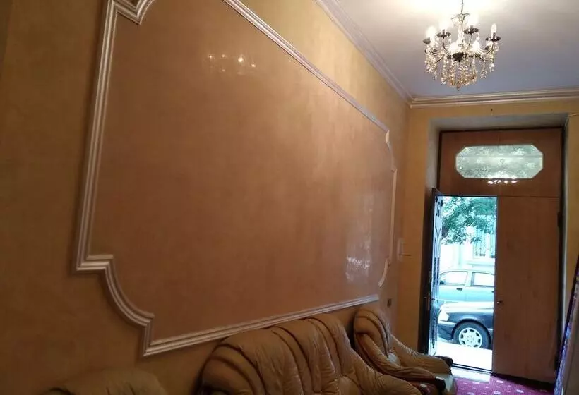 هتل Amadeo Apartments