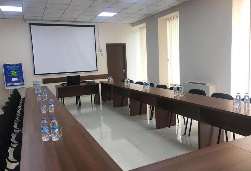 בית מלון כפרי Royal House