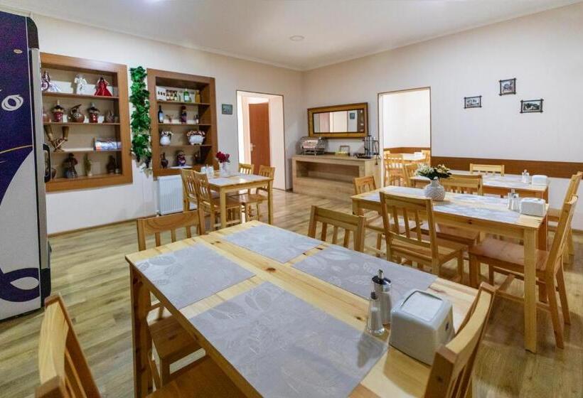 בית מלון כפרי Royal House