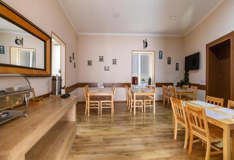 בית מלון כפרי Royal House