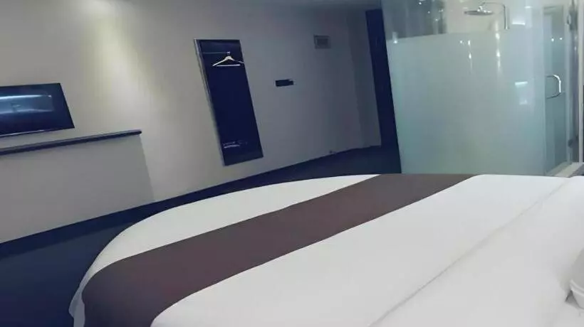 Thank Inn Plus Hotel He Nan Zhoukou Chuanhui District Red Star Macalline