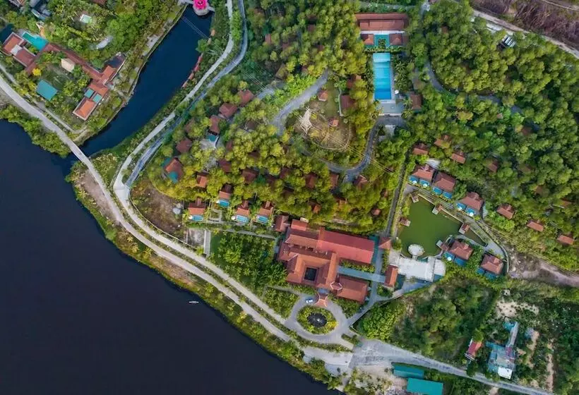 Sankofa Village Hill Resort And Spa