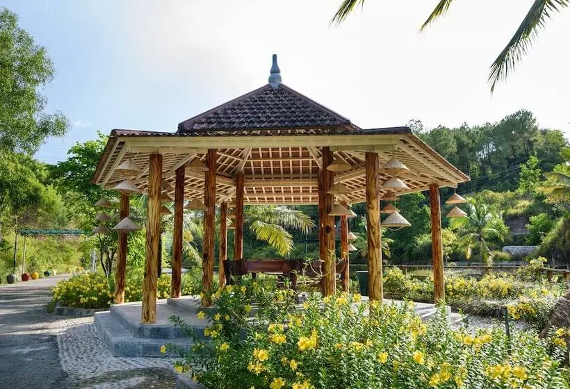 Sankofa Village Hill Resort And Spa