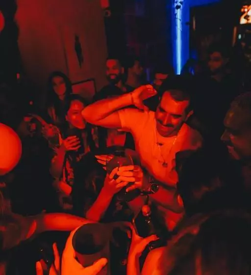 ôvibe Party Hostel