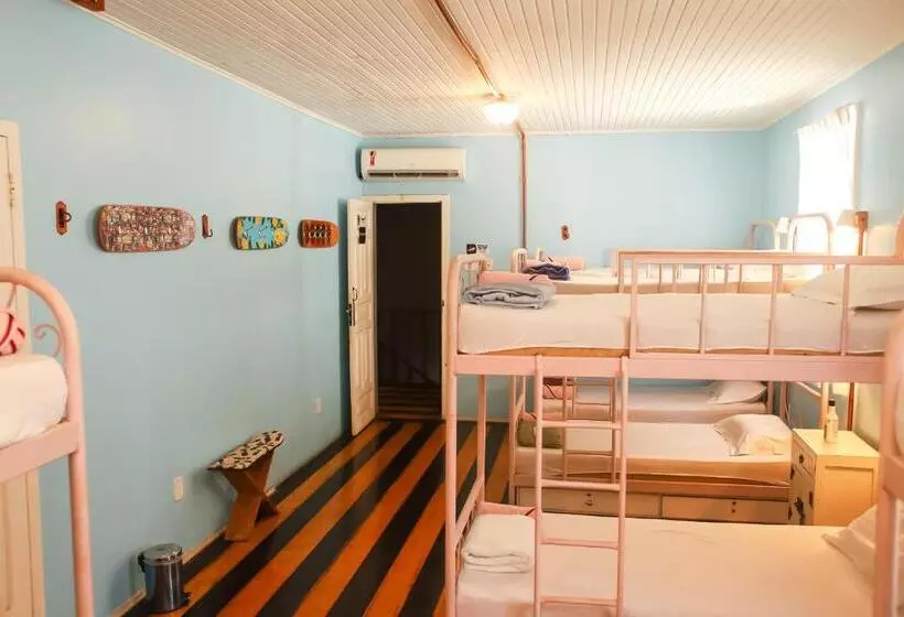 ôvibe Party Hostel