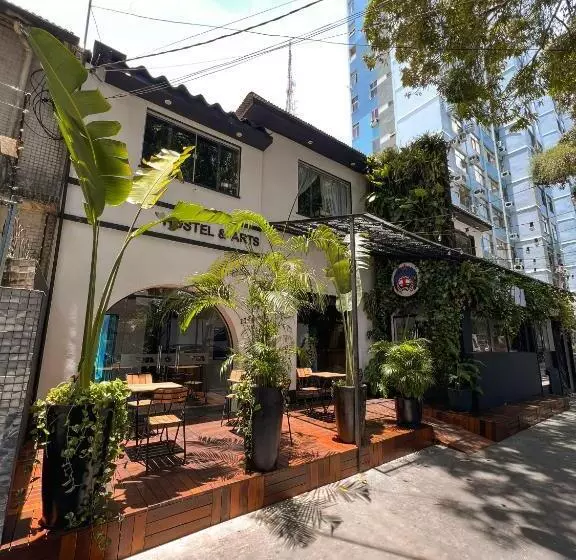 ôvibe Party Hostel