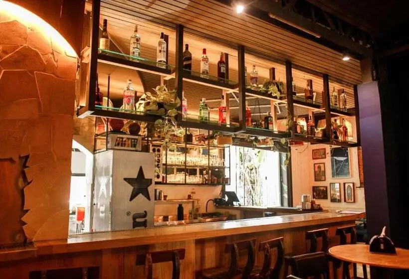 ôvibe Party Hostel
