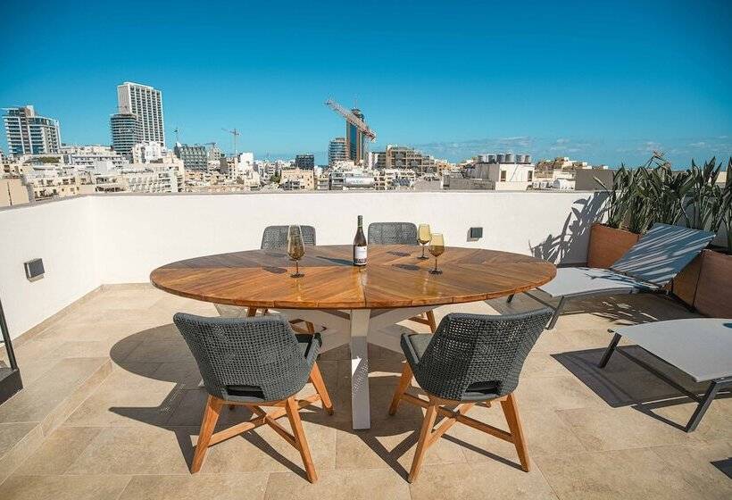 هتل The Bear And Ween