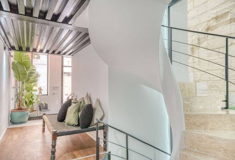 هتل The Bear And Ween