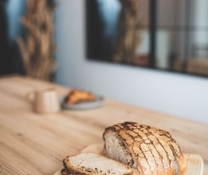 هتل The Bear And Ween