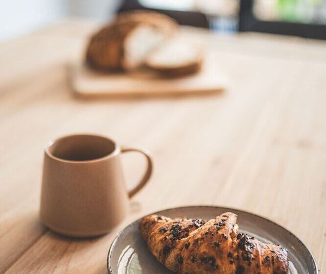 هتل The Bear And Ween