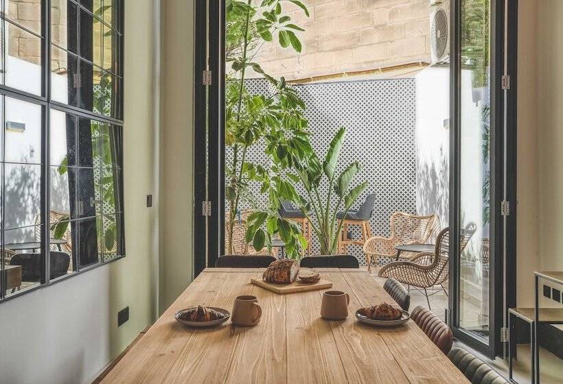 هتل The Bear And Ween