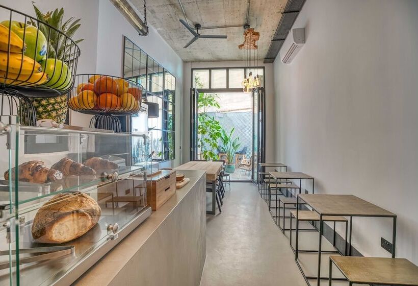 هتل The Bear And Ween