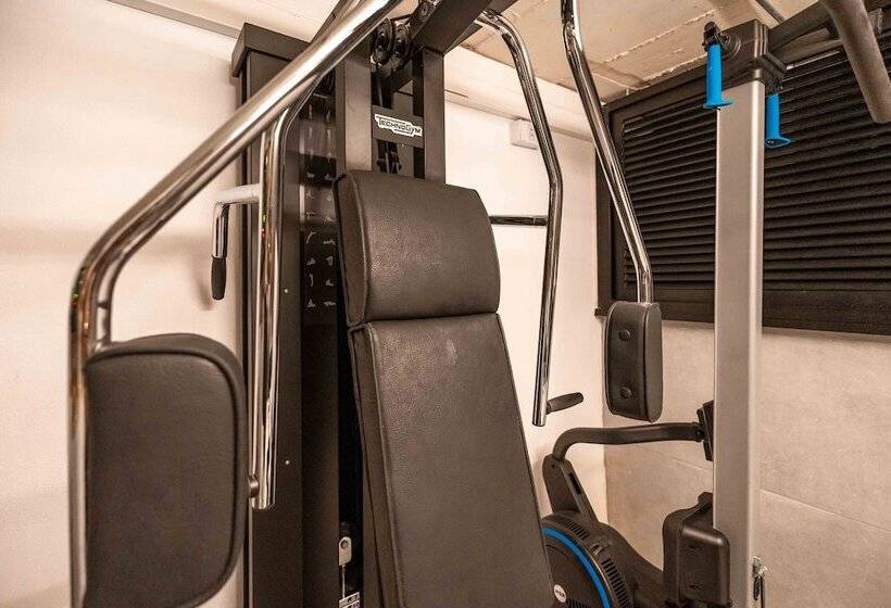 هتل The Bear And Ween