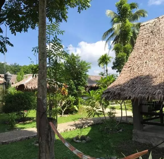 ベッドアンドブレックファースト Villa Paradise   Bukit Lawang