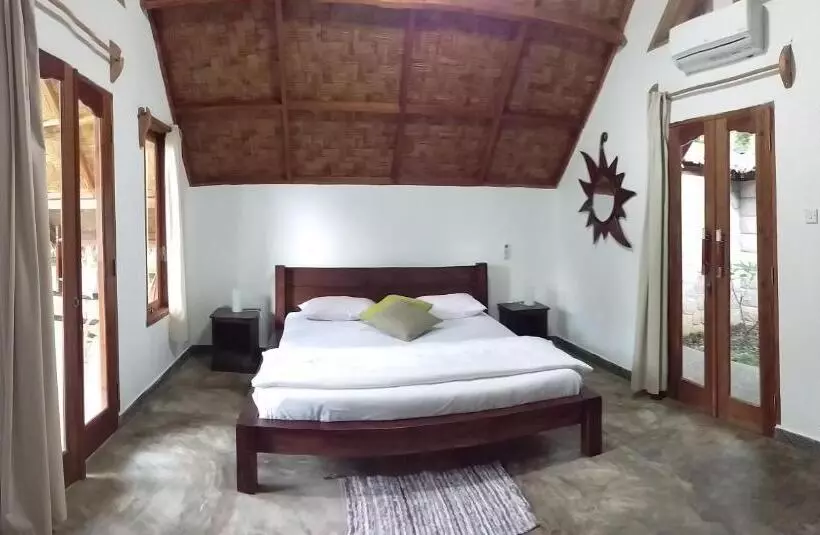 ベッドアンドブレックファースト Villa Paradise   Bukit Lawang