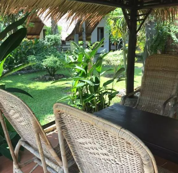 ベッドアンドブレックファースト Villa Paradise   Bukit Lawang