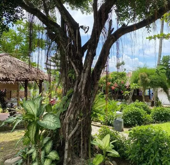 ベッドアンドブレックファースト Villa Paradise   Bukit Lawang