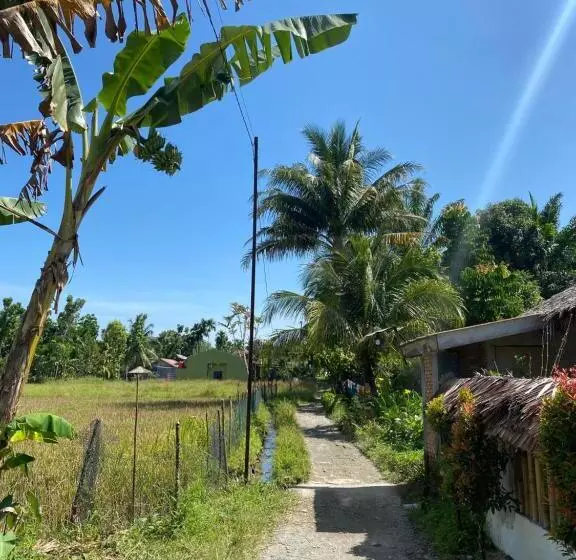 ベッドアンドブレックファースト Villa Paradise   Bukit Lawang