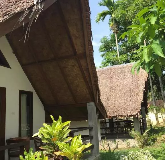 ベッドアンドブレックファースト Villa Paradise   Bukit Lawang
