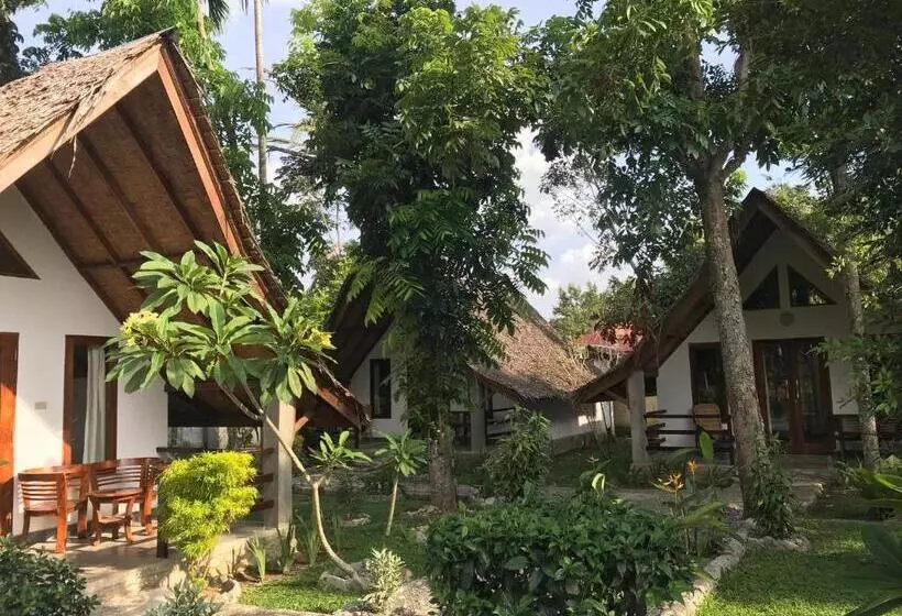 ベッドアンドブレックファースト Villa Paradise   Bukit Lawang