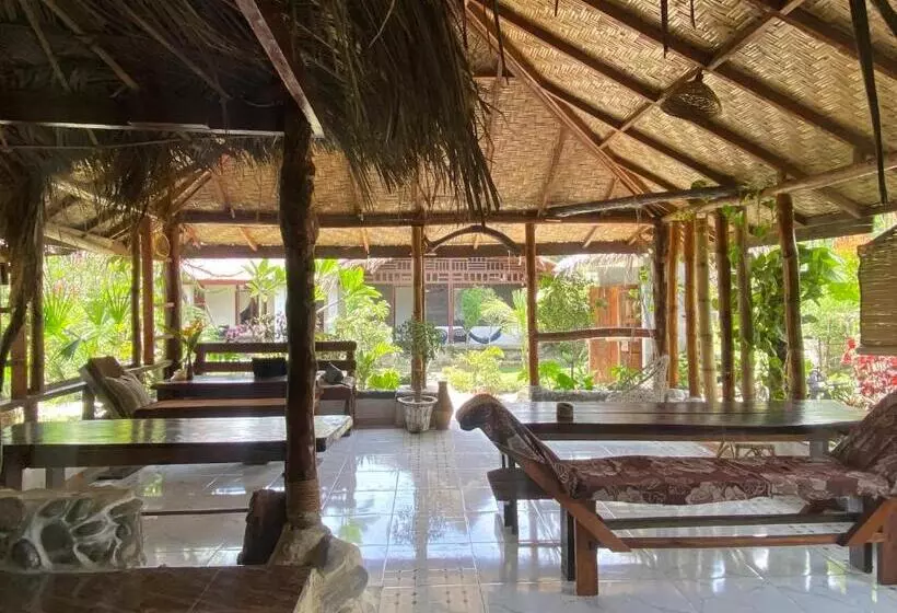 ベッドアンドブレックファースト Villa Paradise   Bukit Lawang