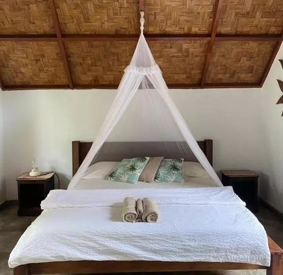 ベッドアンドブレックファースト Villa Paradise   Bukit Lawang