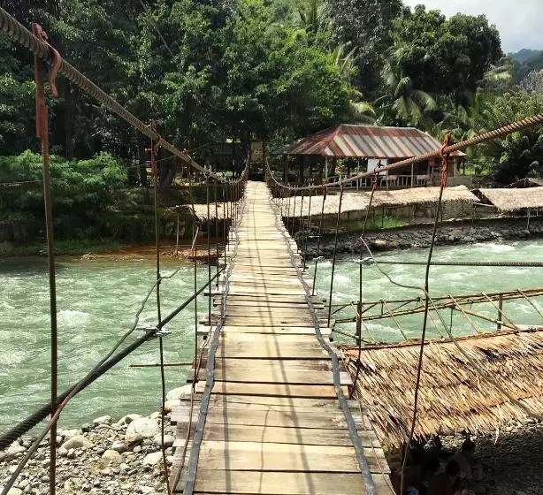 ベッドアンドブレックファースト Villa Paradise   Bukit Lawang