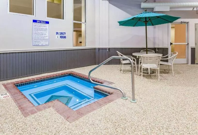 Hotelli Americinn By Wyndham Sleepy Eye