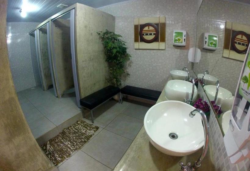 Pousada Alojaki Hostel