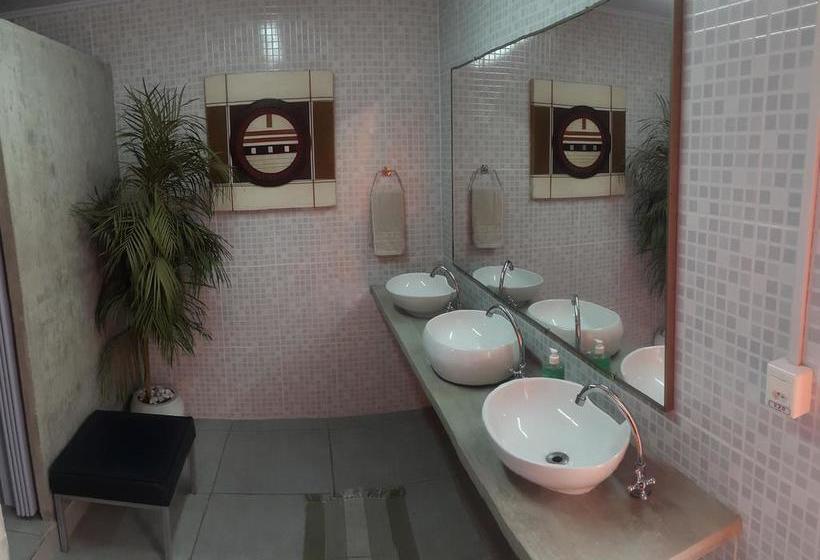 Pousada Alojaki Hostel