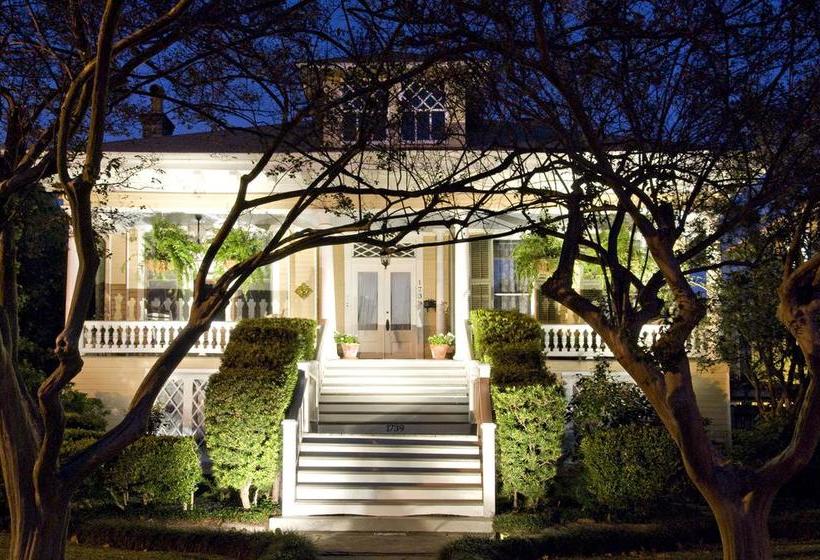 Southern Comfort Bed And Breakfast