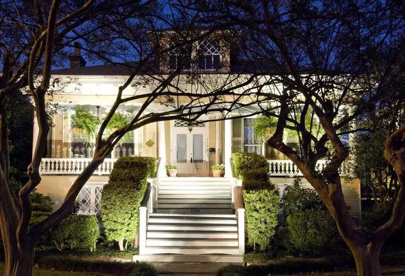 Southern Comfort Bed And Breakfast