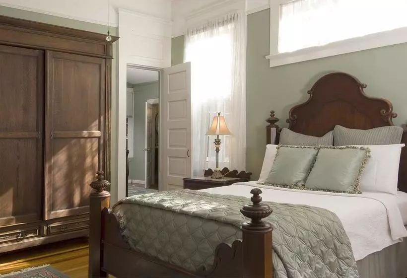 Southern Comfort Bed And Breakfast