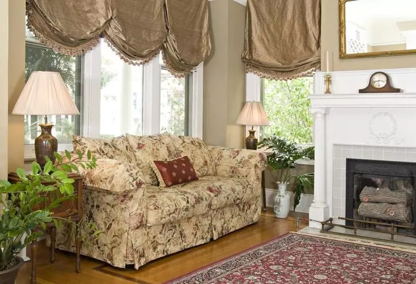 Southern Comfort Bed And Breakfast