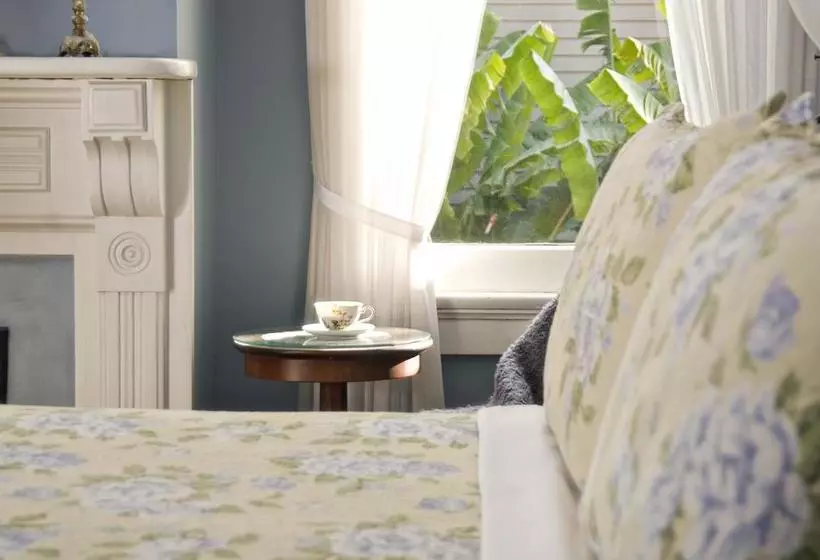 Southern Comfort Bed And Breakfast