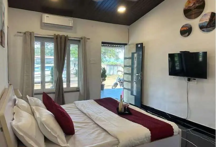 ホテル Wandr Lonavala Man