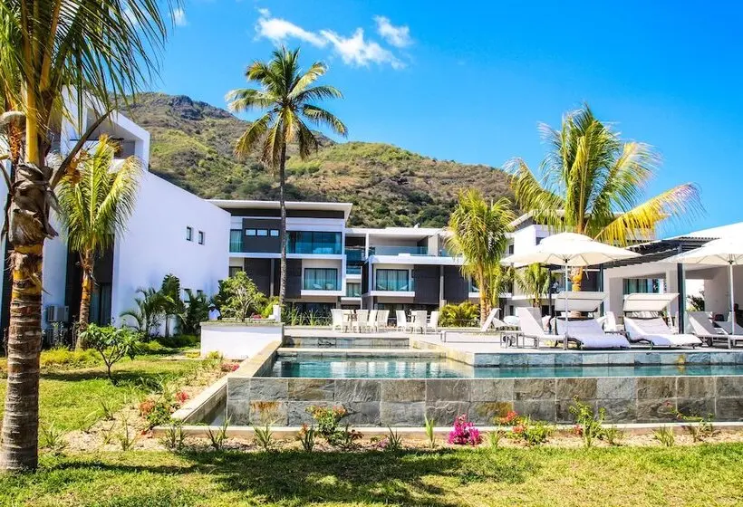 Latitude Luxury Seafront Apartments