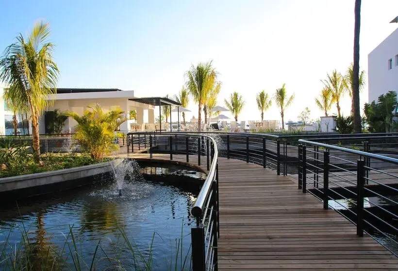 Latitude Luxury Seafront Apartments